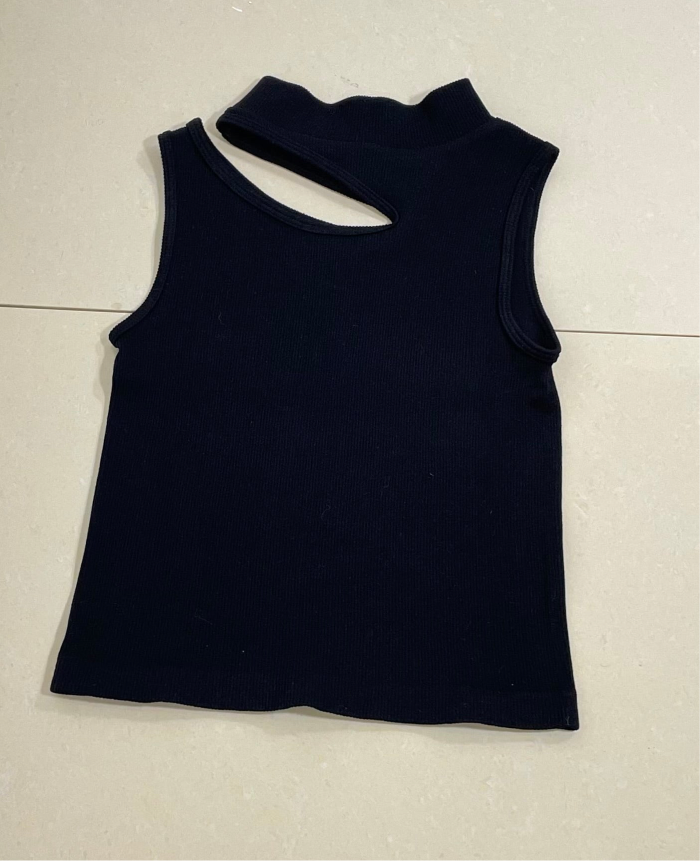 Cory Sleeveless & Seamless Cut-out Mock-neck Top
